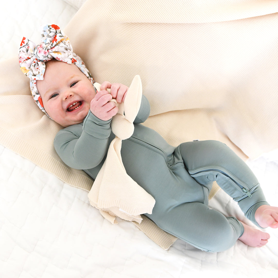 Oatmeal KNIT BLANKET - Gigi and Max