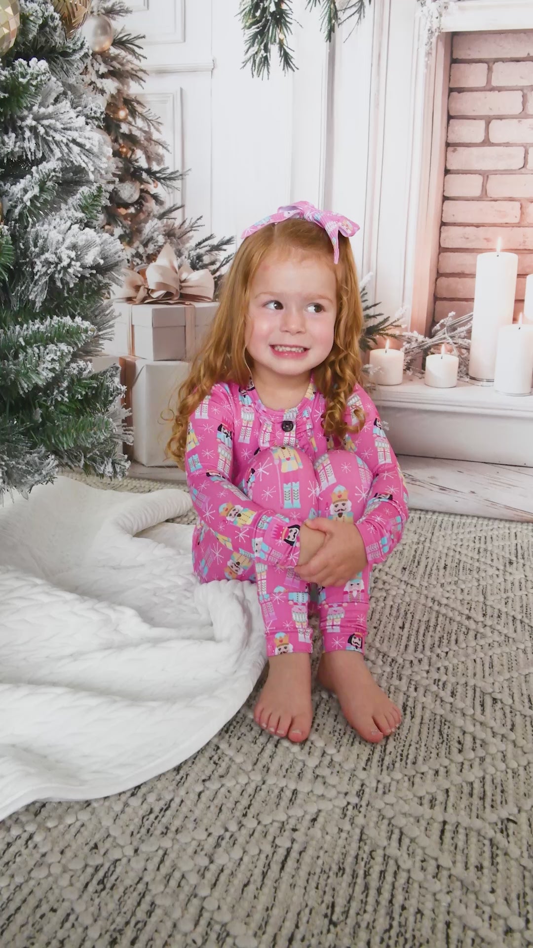 Nadia Nutcrackers CLIP BOW - Gigi and Max